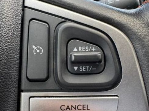 Used 2017 Subaru Crosstrek 2.0i Premium AWD/4WD image 9