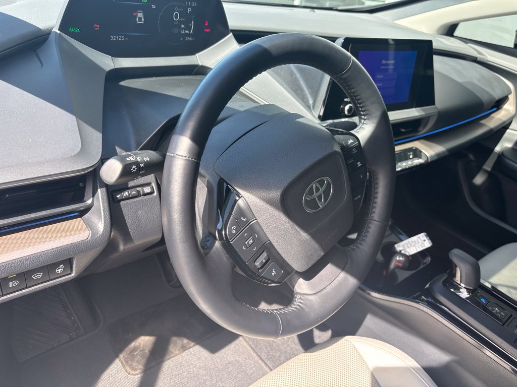 Used 2024 Toyota Prius XLE FWD image 7