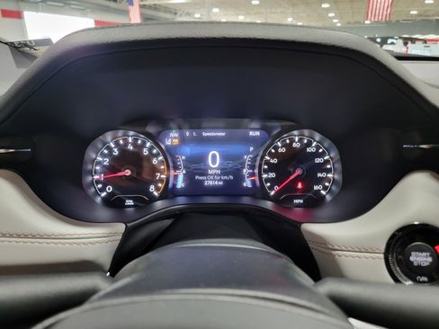 Used 2023 Jeep Compass Limited image 33