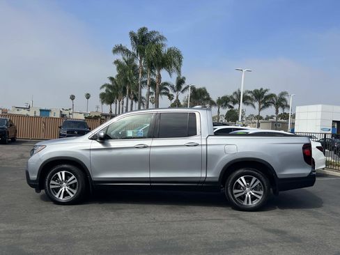 Used 2017 Honda Ridgeline RTS image 2