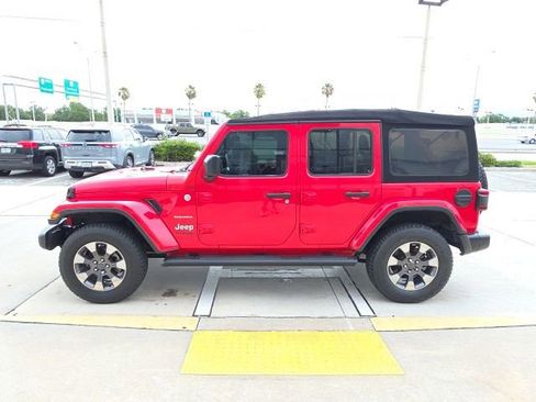 Used 2019 Jeep Wrangler Unlimited Sahara w/ Dual Top Group AWD/4WD image 7