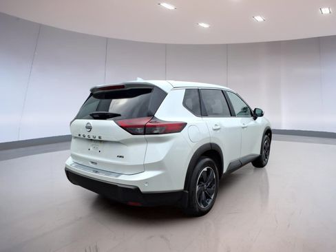 Used 2026 Nissan Rogue SV w/ Cold Weather Package AWD/4WD image 4