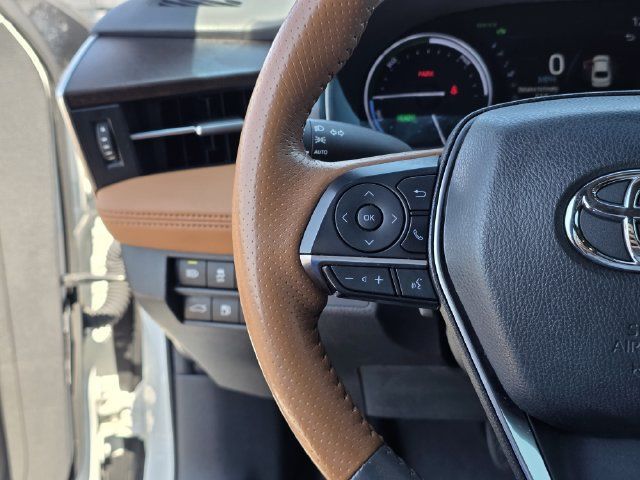 Used 2021 Toyota Avalon Limited FWD image 27