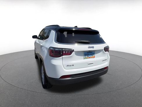 Used 2025 Jeep Compass Limited AWD/4WD image 11