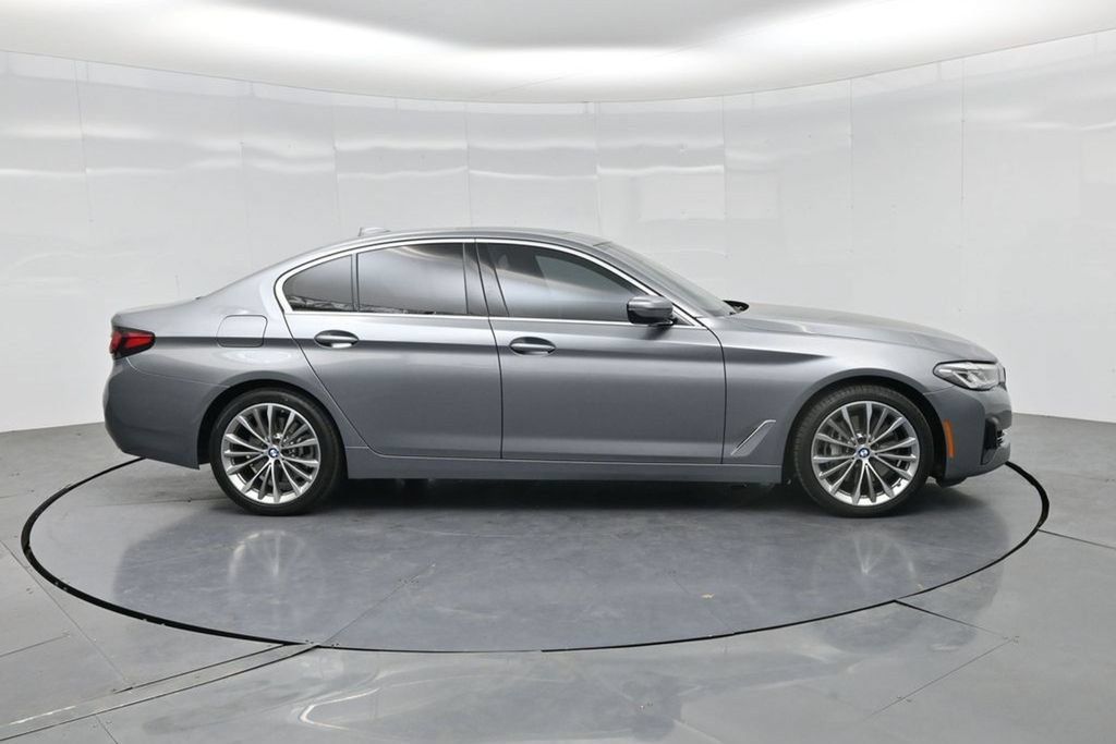 Used 2023 BMW 540i w/ Convenience Package RWD image 31