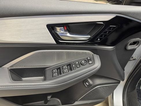 Used 2023 Acura MDX SH-AWD w/ Technology Package image 12