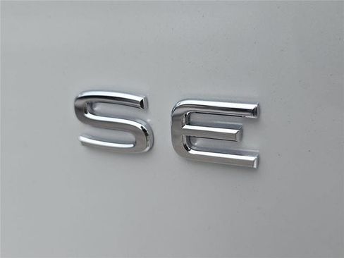 New 2026 Volkswagen Atlas SE image 6