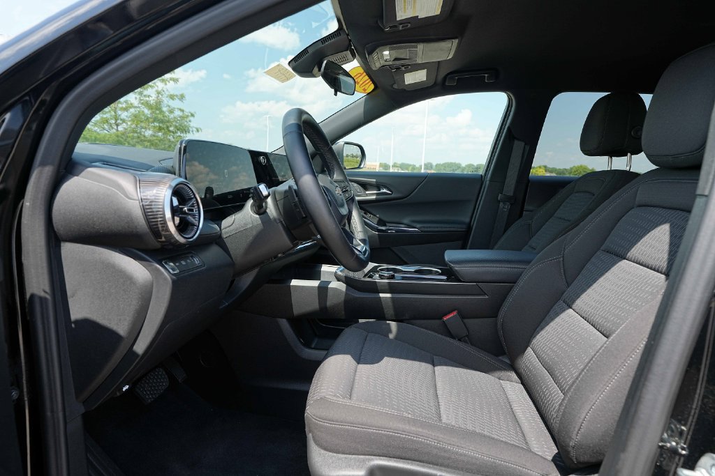 Used 2026 Chevrolet Equinox LT AWD/4WD image 11