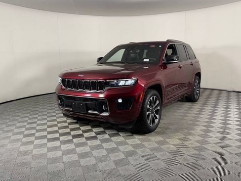 Certified 2023 Jeep Grand Cherokee Overland w/ Luxury Tech Group IV AWD/4WD image 11