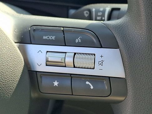 Used 2025 Hyundai Sonata SE FWD image 22