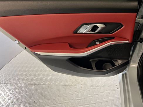 Used 2025 BMW M340i w/ Parking Assistance Package image 32