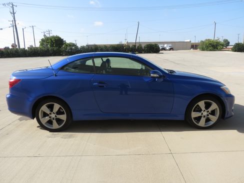 Used 2010 Lexus IS 250C RWD image 6