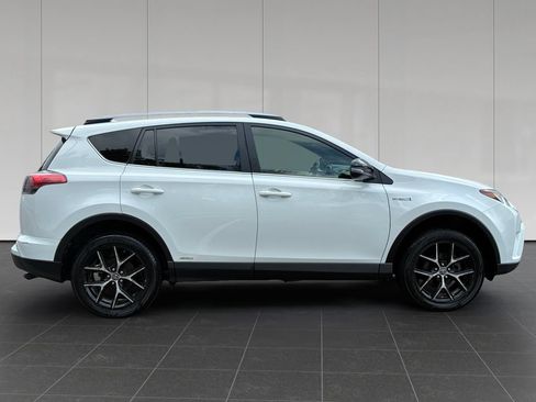 Used 2017 Toyota RAV4 SE AWD/4WD image 6