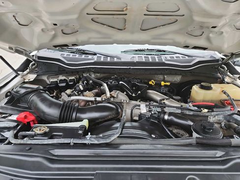 Used 2019 Ford F350 XL w/ Power Equipment Group image 40