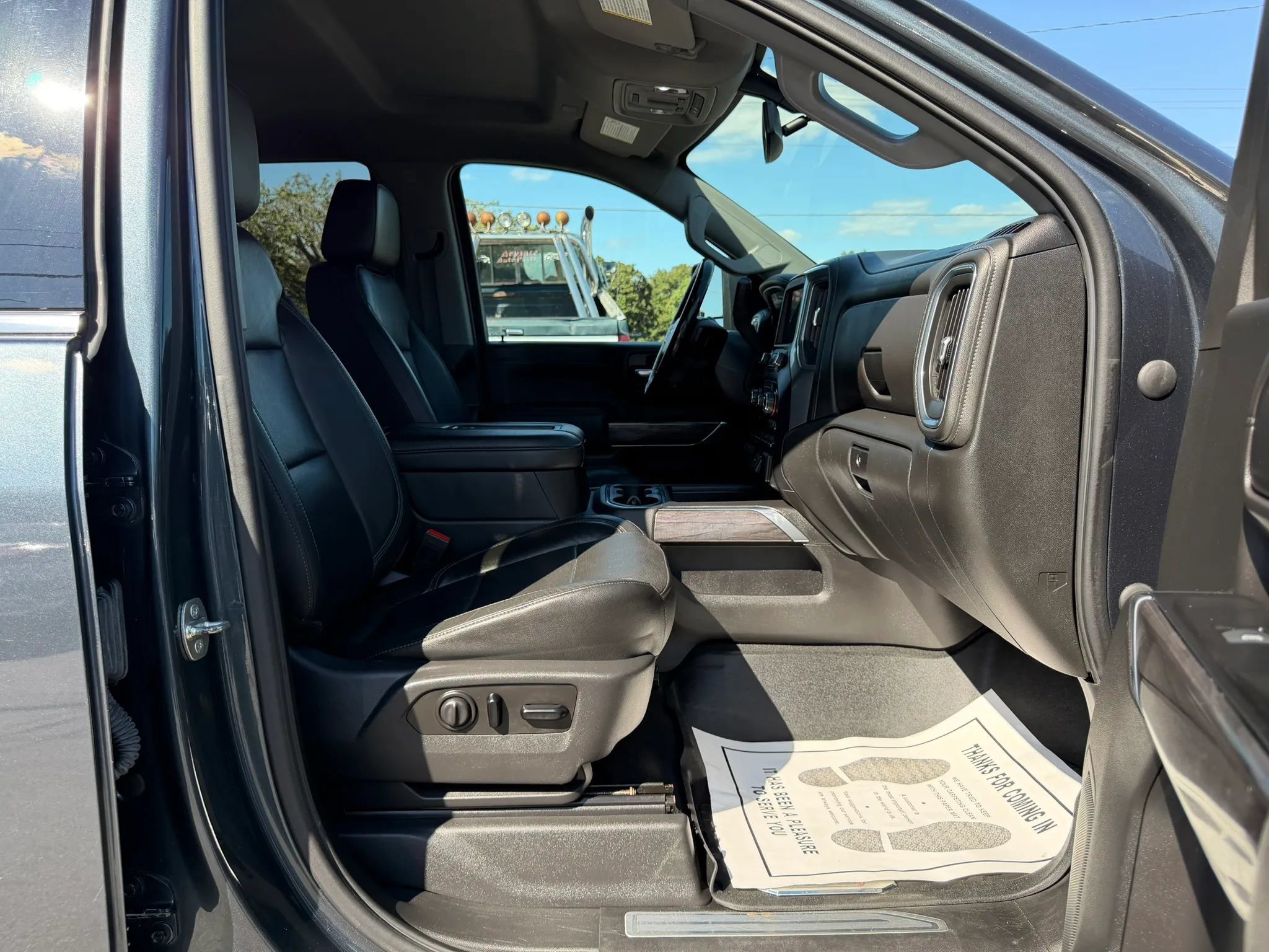 Used 2020 Chevrolet Silverado 2500 LTZ w/ LTZ Plus Package AWD/4WD image 26