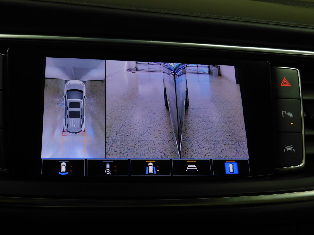 Used 2024 Buick Enclave Avenir AWD/4WD image 44