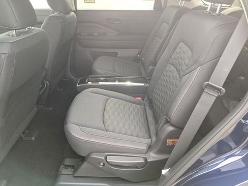 New 2025 Nissan Pathfinder SV w/ SV Premium Package image 29