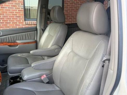 Used 2009 Toyota Sienna FWD image 8