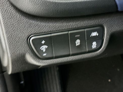 Used 2023 Kia Seltos S FWD image 17