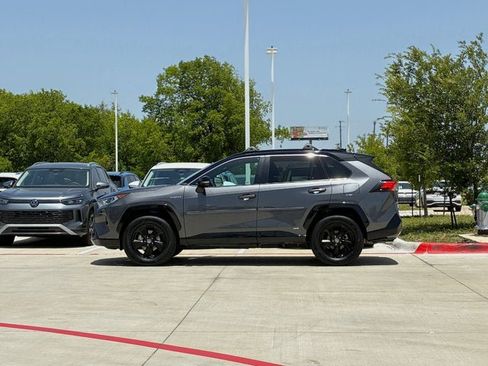 Used 2021 Toyota RAV4 XSE AWD/4WD image 3