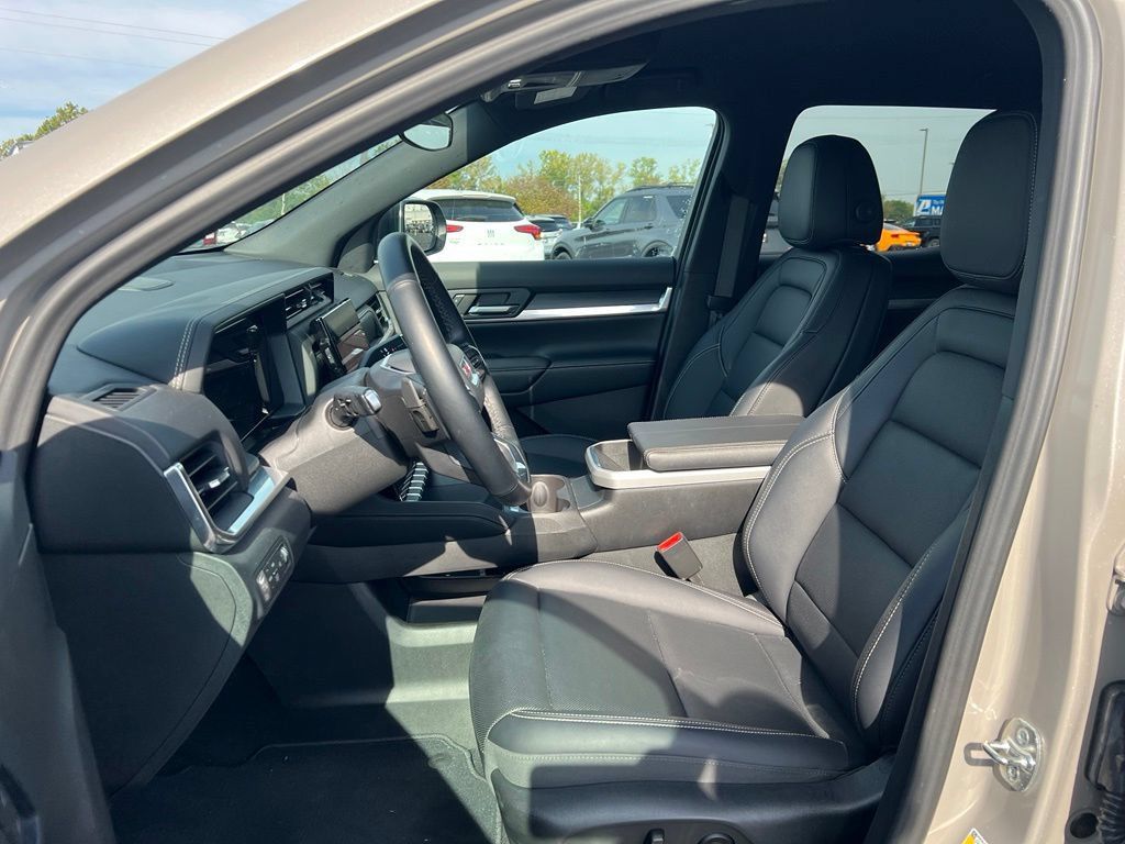 Used 2026 GMC Terrain Elevation w/ Elevation Premium Package AWD/4WD image 8