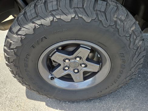 Certified 2018 Jeep Wrangler Unlimited Sport S AWD/4WD image 11