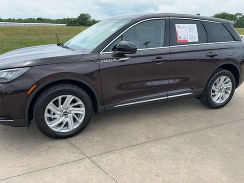 Used 2023 Lincoln Corsair FWD image 5