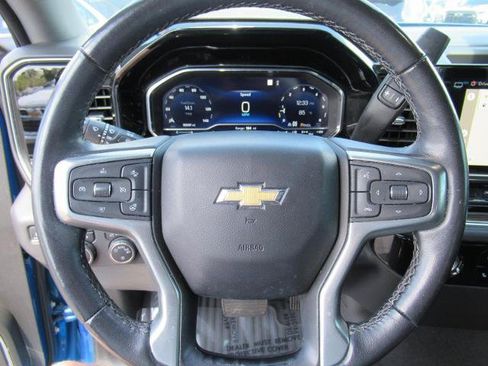 Used 2022 Chevrolet Silverado 1500 LT AWD/4WD image 21
