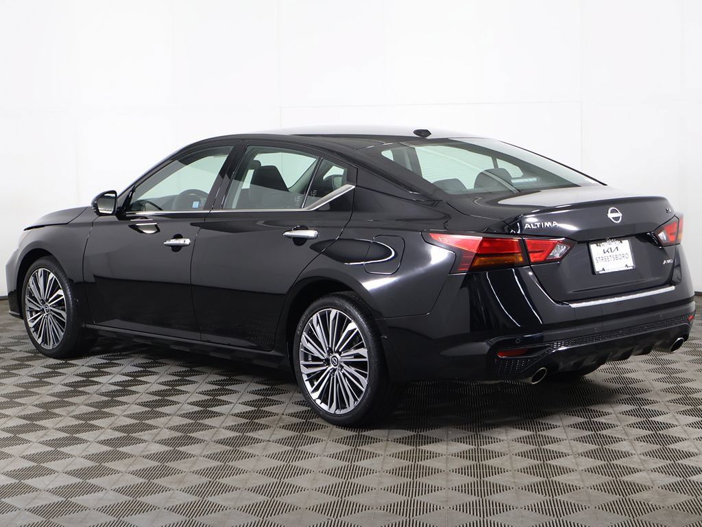 Used 2023 Nissan Altima 2.5 SL AWD/4WD image 10