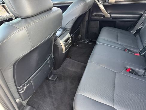 Used 2020 Lexus GX 460 Premium w/ Premium Package AWD/4WD image 17