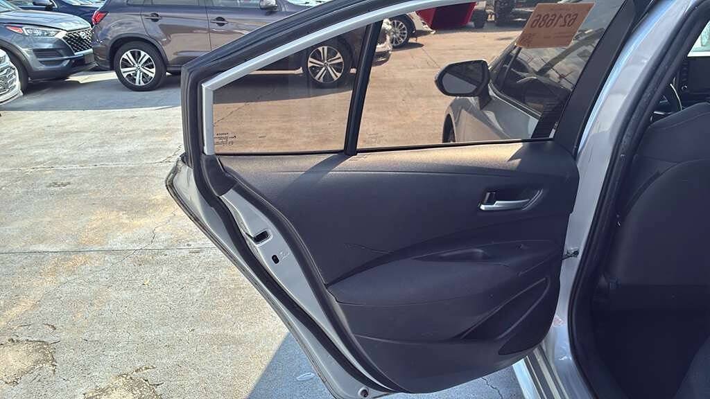 Used 2021 Toyota Corolla LE FWD image 8