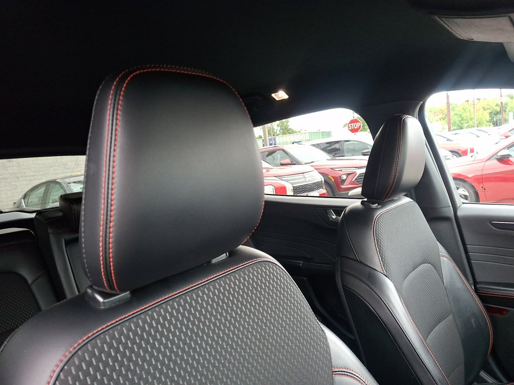 Used 2025 Ford Escape ST-Line FWD image 13