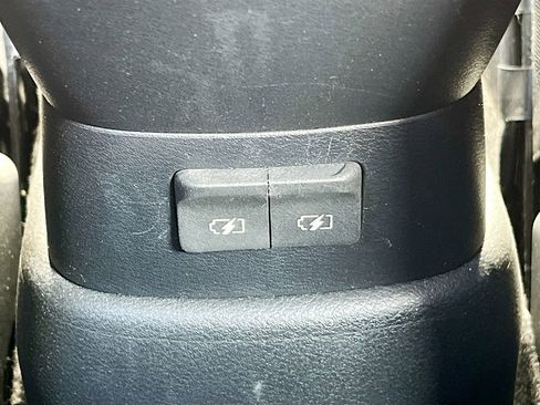 Used 2019 Nissan Kicks SV image 24