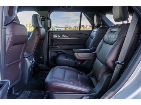 Used 2025 Ford Explorer Platinum w/ LUX Leather Package AWD/4WD image 13
