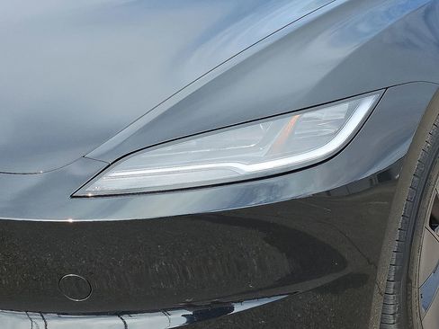 Used 2025 Tesla Model 3 Long Range AWD/4WD image 8