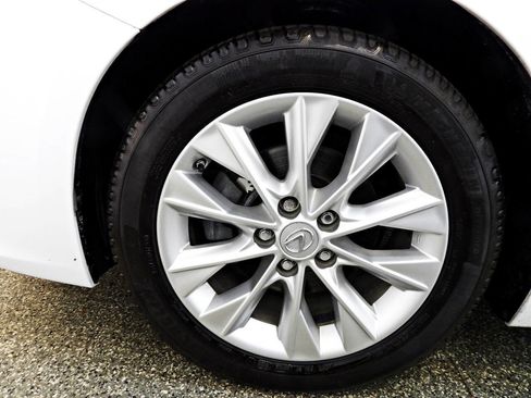 Used 2014 Lexus ES 300h w/ Luxury Package w/Bamboo Trim FWD image 20