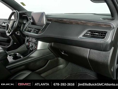 Used 2022 Chevrolet Suburban LT w/ Luxury Package image 24