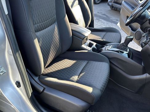 Used 2020 Nissan Rogue SV image 35