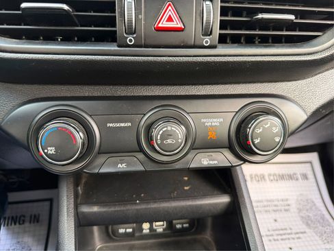 Used 2020 Kia Forte LXS FWD image 27