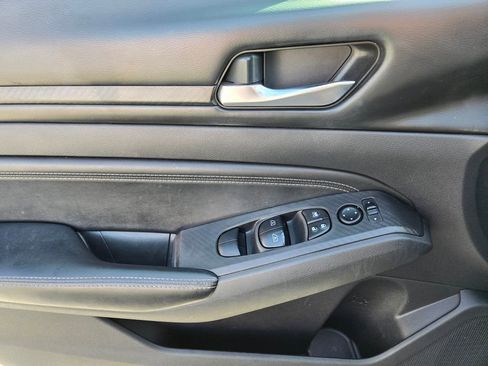 Used 2019 Nissan Altima 2.5 SV FWD image 21