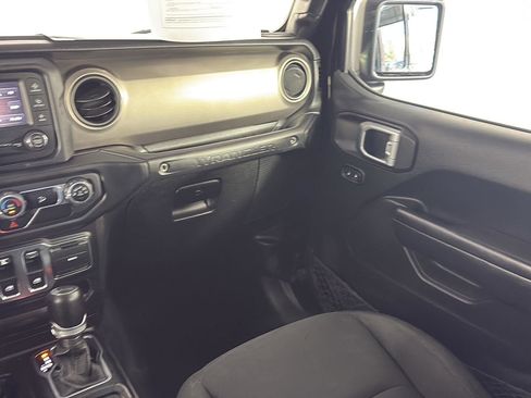Used 2020 Jeep Wrangler Sport AWD/4WD image 19