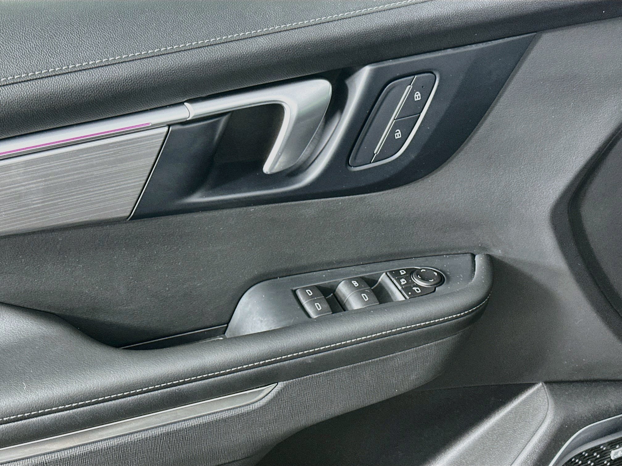 Used 2025 Buick Enclave Preferred FWD image 15