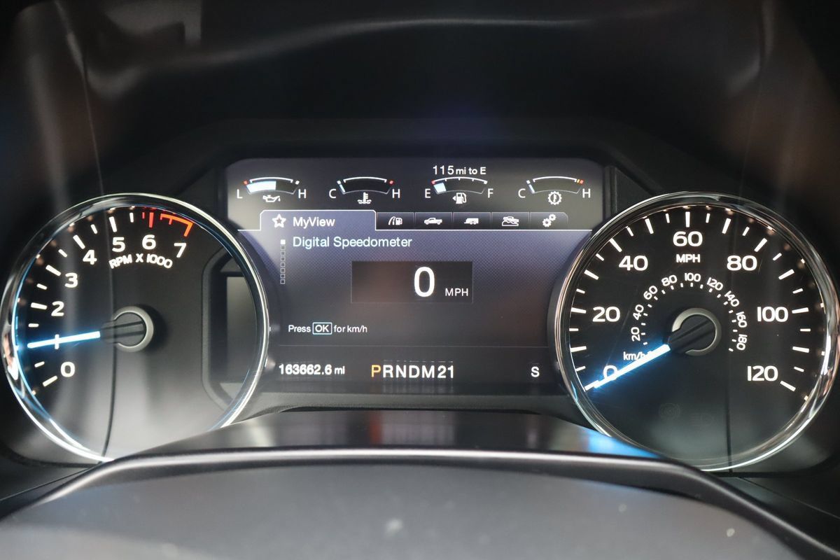 Used 2015 Ford F150 Lariat w/ Equipment Group 502A Luxury AWD/4WD image 33