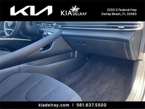 Used 2025 Hyundai Elantra SEL image 9