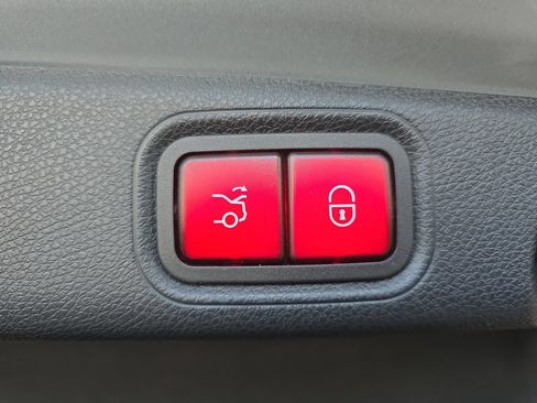 Used 2022 Mercedes-Benz E 350 Sedan image 15