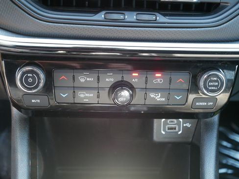 Used 2025 Jeep Compass Limited w/ High Altitude Package AWD/4WD image 23