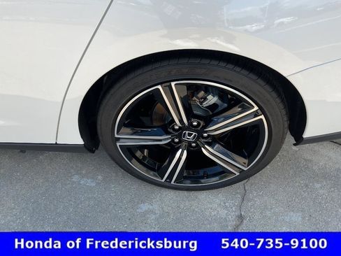 Used 2025 Honda Accord Sport image 10