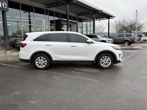 Used 2019 Kia Sorento LX image 10