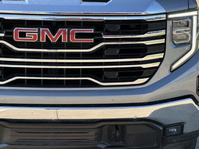 Used 2025 GMC Sierra 1500 SLT AWD/4WD image 8