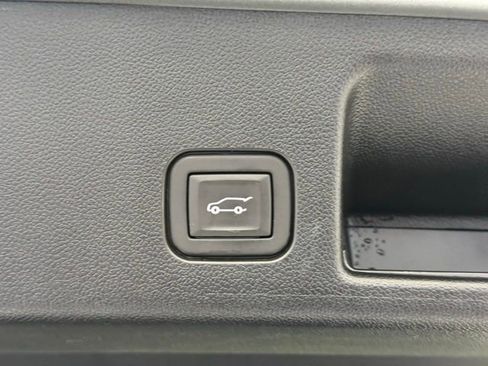 Used 2024 Chevrolet Equinox EV RS image 5